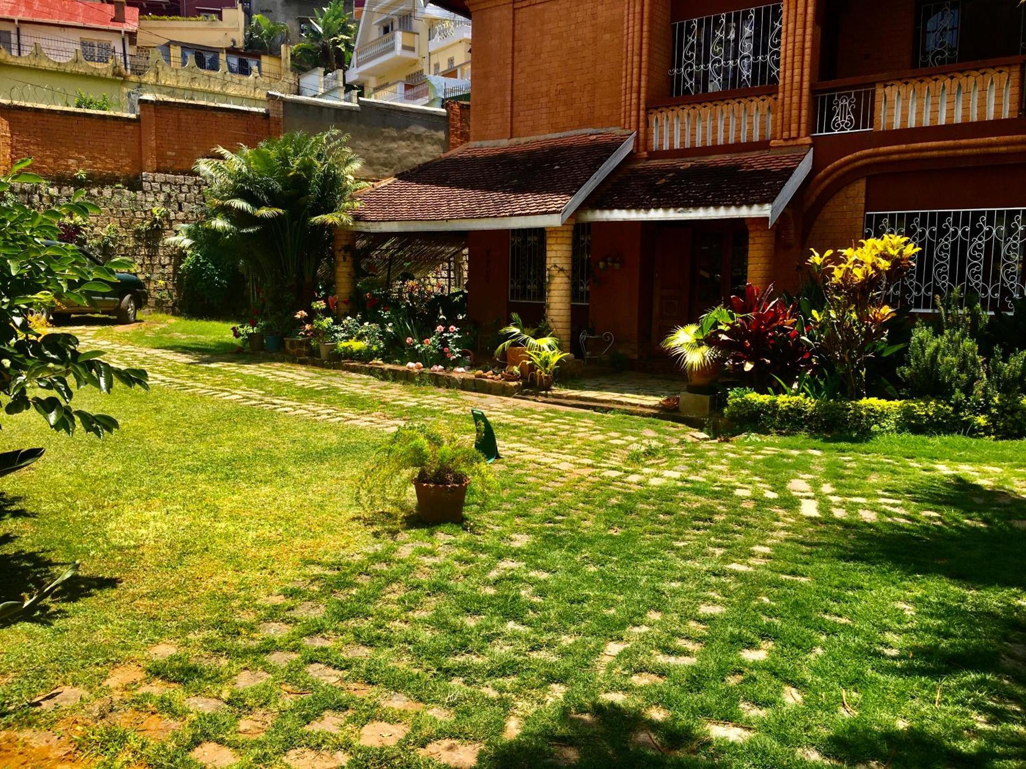 Le Fumoir Guest House Familiale Antananarivo Exterior foto